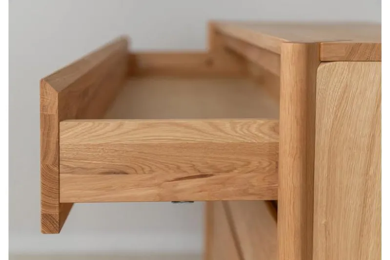 Cassettiera moderna in legno massello di rovere oliato 4 cassetti
