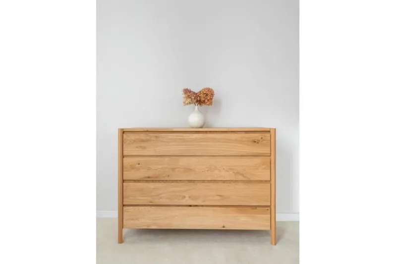 Cassettiera moderna in legno massello di rovere oliato 4 cassetti