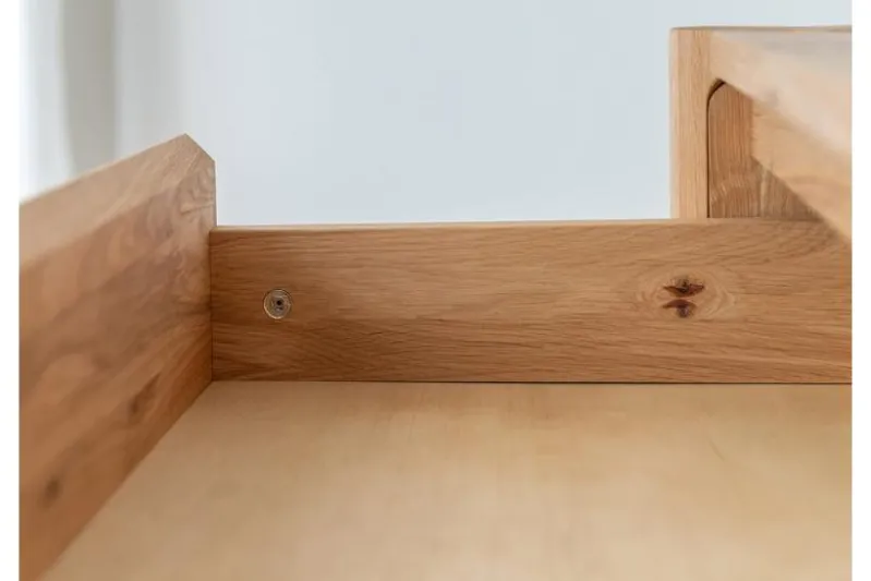 Cassettiera moderna in legno massello di rovere oliato 4 cassetti