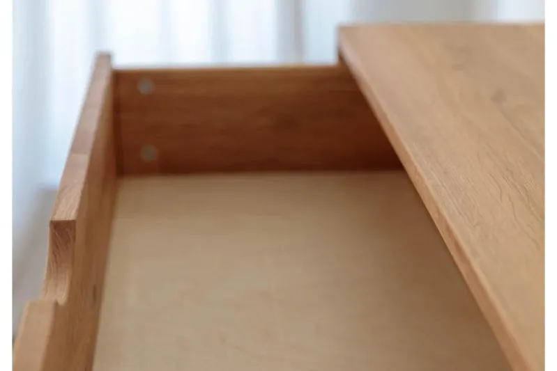 Comò moderno in legno massello di rovere oliato 4 cassetti