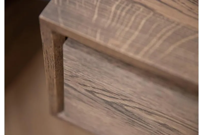 Comodino sospeso moderno in legno naturale affumicato
