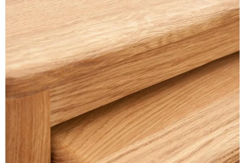Coppia di tavolini in legno massello di rovere oliato