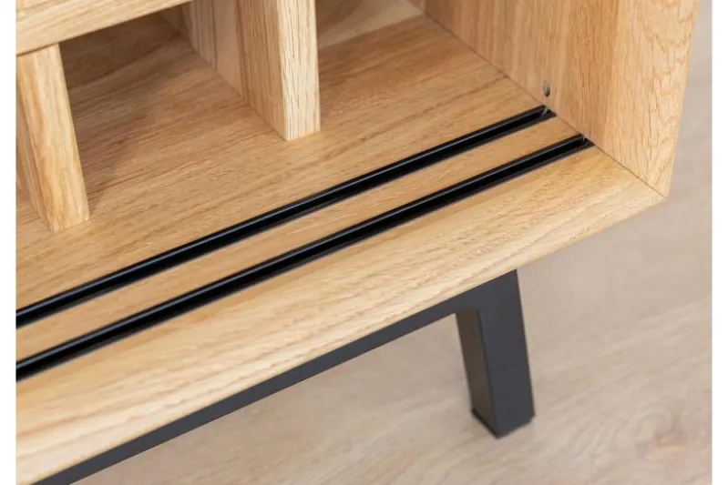 Credenza moderna in rovere massello con portabottiglie