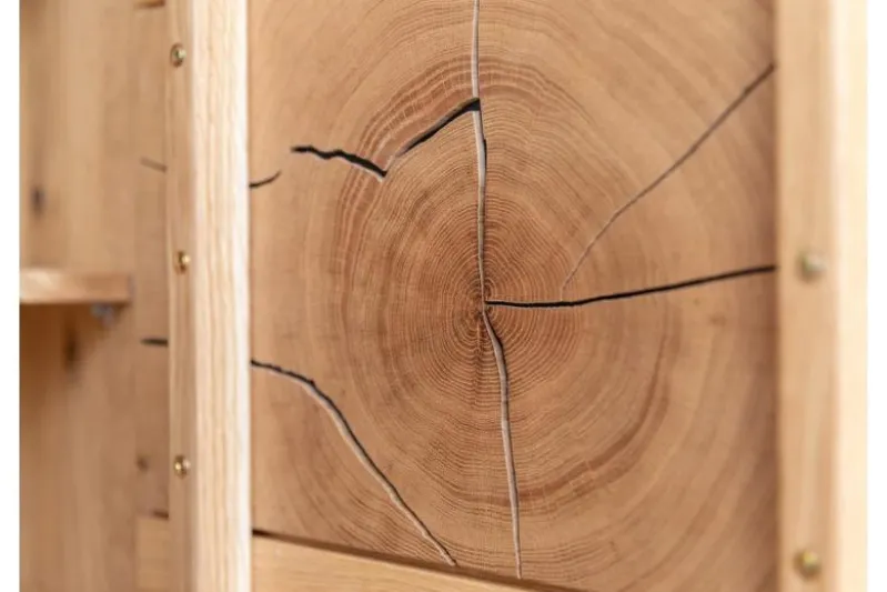 Credenza moderna rovere massello con sezione di tronco
