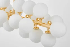 Lampadario a sospensione a bocce bianche e ramo oro 24 punti luce PETRICA W24