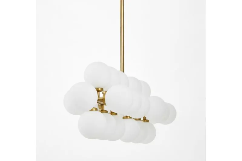 Lampadario a sospensione palle bianche asta orizzontale ottone PETRICA W24