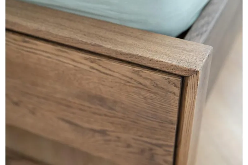 Letto in legno massello di rovere affumicato 180 x 200