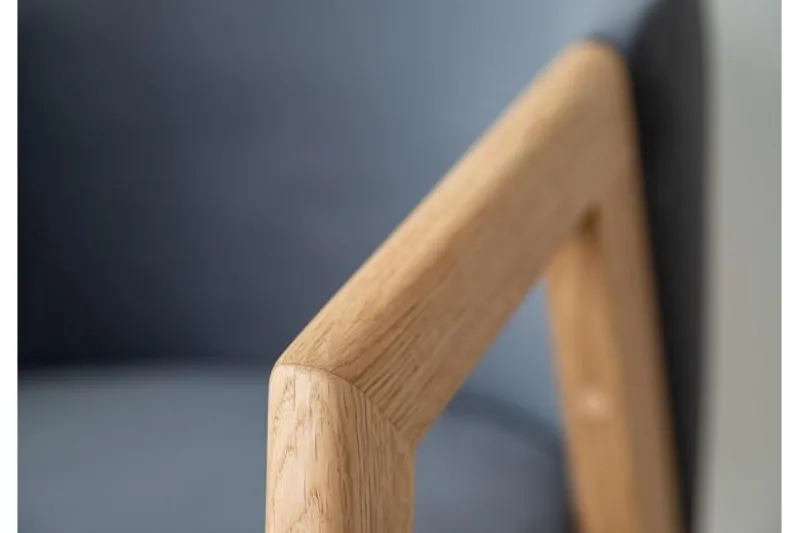 Poltroncina moderna velluto grafite e rovere FORIO