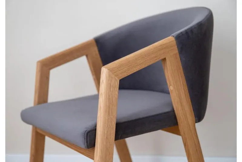 Poltroncina moderna velluto grafite e rovere FORIO