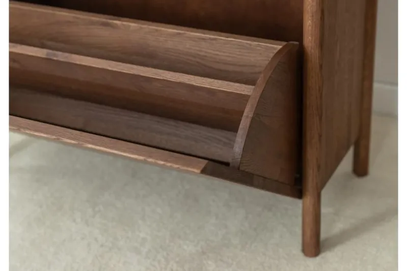 Scarpiera chiusa stile moderno in rovere massello tabacco