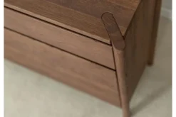 Scarpiera chiusa stile moderno in rovere massello tabacco