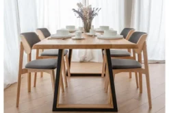 Sedia da pranzo imbottita grigia con gambe in faggio COMO