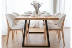 Sedia imbottita panna con gambe in legno di faggio Pecora