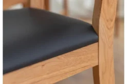 Sedia per tavolo rovere massello e sedile nero imbottito VERTO
