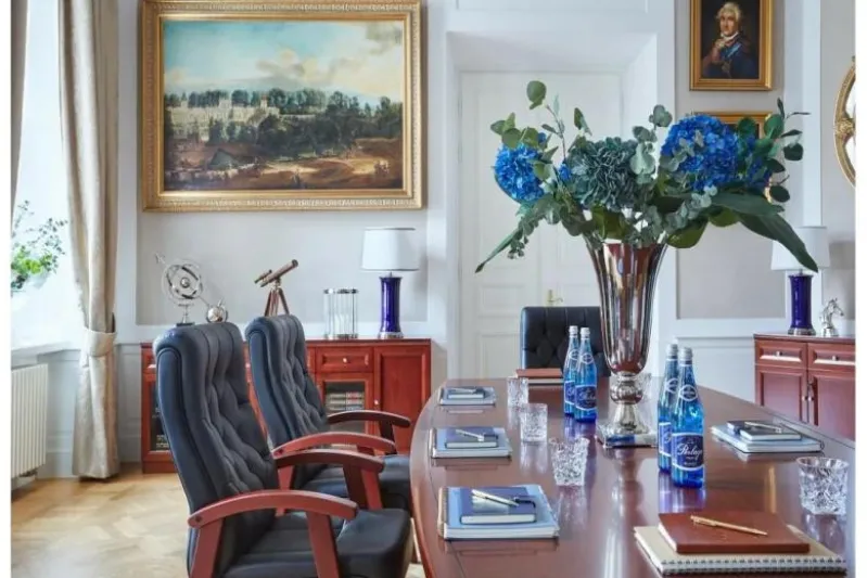 Sedia sala riunioni in pelle nera Consul