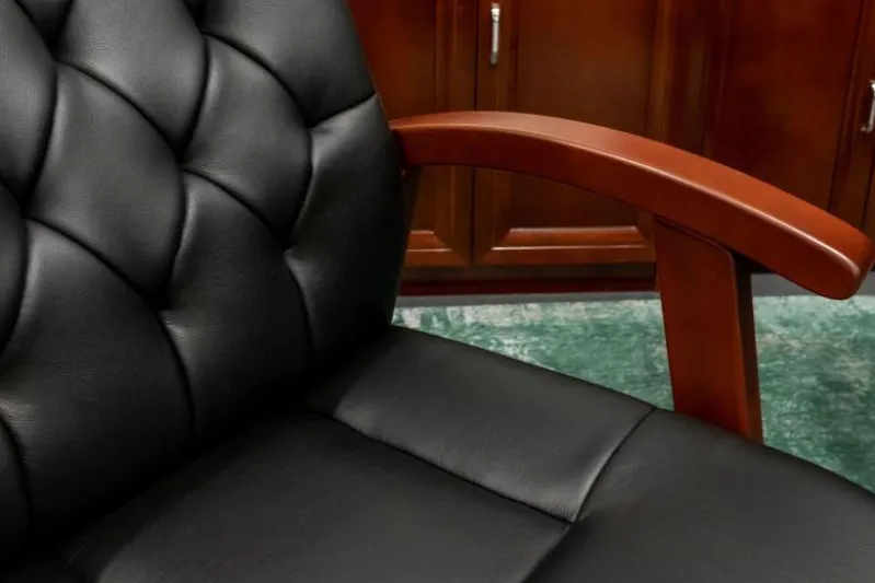 Sedia sala riunioni in pelle nera Consul