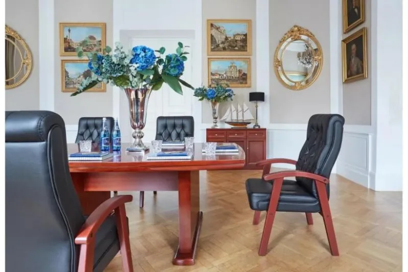 Sedia sala riunioni in pelle nera Consul
