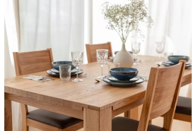 Set Tavolo rovere massello 100x200 + 8 sedie rovere sedile imbottito marrone