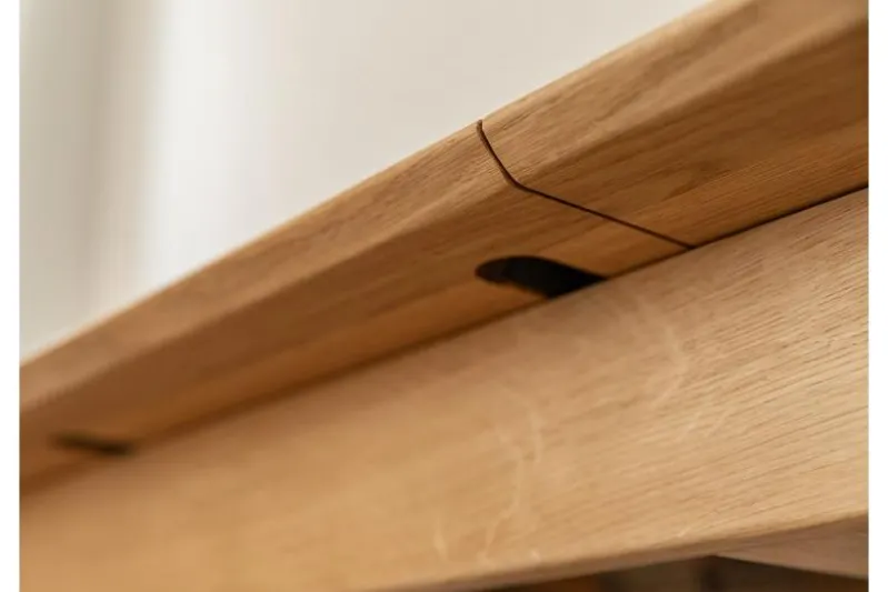 Tavolo allungabile in rovere massello con gambe nero da 120 a 165 cm Orbetello